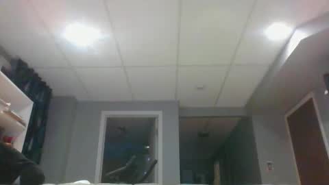 walker033 online show from 12-23-25, 04:10