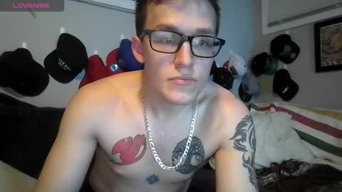 Snapshot of walkerbrett chatting on 11-11-25, 07:19 walkerbrett online show from 11-11-25, 07:19