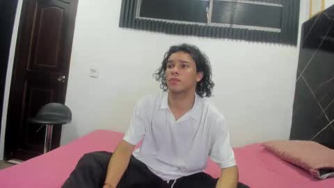 Snapshot of wallis_ chatting on 12-03-25, 07:12 wallis_ online show from 12-03-25, 07:12