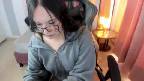Snapshot of wanda_sg chatting on 04-28-26, 06:13 Alexandra online show from 04-28-26, 06:13