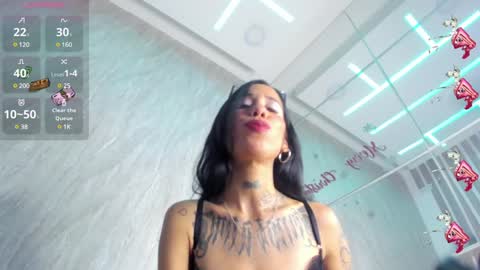 Snapshot of wandaloov chatting on 01-14-25, 09:41 wanda online show from 01-14-25, 09:41