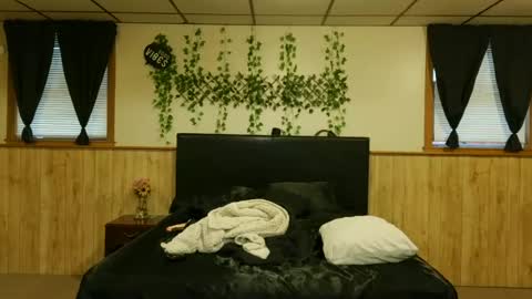 wanderlustgaal online show from 07-29-26, 10:19
