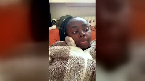 Snapshot of wanebeonly4you chatting on 05-17-26, 01:29 Chocolat Obsession online show from 05-17-26, 01:29
