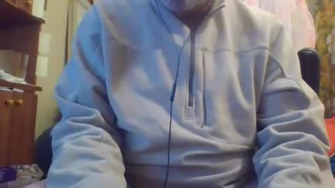 Snapshot of wanky357 chatting on 09-27-25, 08:14 Tibo Love online show from 09-27-25, 08:14