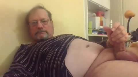 Snapshot of wanky357 chatting on 12-21-25, 11:45 Tibo Love online show from 12-21-25, 11:45