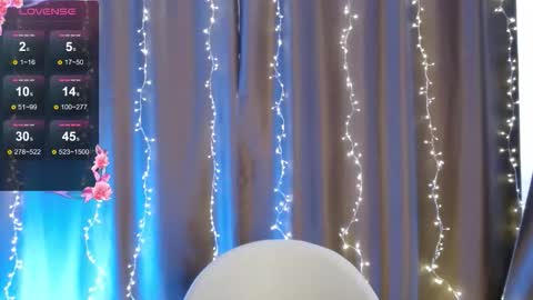 Snapshot of want_emma chatting on 11-23-25, 07:19 Emma online show from 11-23-25, 07:19