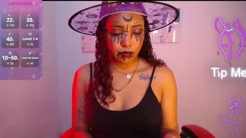 Snapshot of warisgoddes chatting on 10-21-25, 05:52 EMILY online show from 10-21-25, 05:52