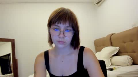 Snapshot of warm_june chatting on 02-02-25, 09:51 June online show from 02-02-25, 09:51