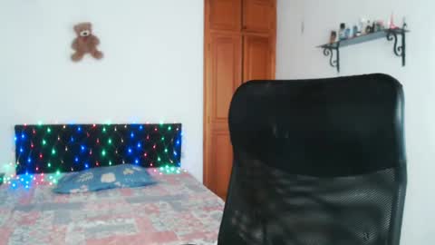 Snapshot of warrior_xena chatting on 01-11-25, 09:25 warrior_xena online show from 01-11-25, 09:25