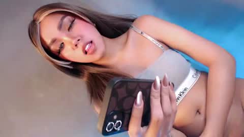 Isla Fox online show from 09-23-25, 05:21