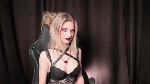 waterfallwoods online show from 12-15-24, 08:08