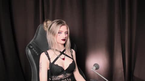 waterfallwoods online show from 12-17-24, 06:02