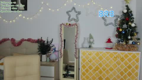 Snapshot of watermelon_sugar_ chatting on 12-30-24, 01:14 Tess Pls support me with Can we reach 155 my favorite number online show from 12-30-24, 01:14