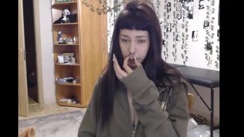 Mina online show from 12-20-25, 01:34