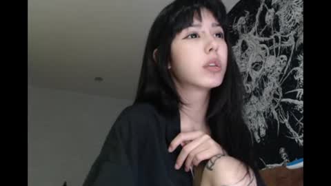 Snapshot of wavy_nights chatting on 06-22-26, 07:11 Mina online show from 06-22-26, 07:11