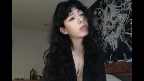 Snapshot of wavy_nights chatting on 06-23-26, 10:19 Mina online show from 06-23-26, 10:19