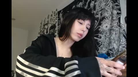Snapshot of wavy_nights chatting on 06-29-26, 07:58 Mina online show from 06-29-26, 07:58