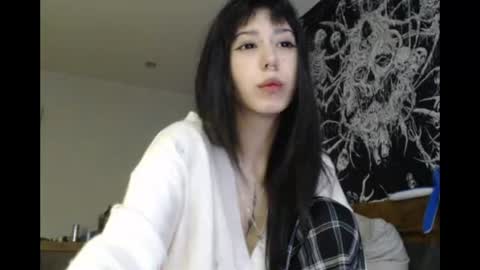 Snapshot of wavy_nights chatting on 07-01-26, 06:51 Mina online show from 07-01-26, 06:51