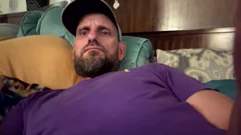 Snapshot of waynedangle chatting on 11-30-25, 06:12 Mike Hunt online show from 11-30-25, 06:12