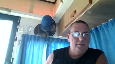 Snapshot of wazahardon2 chatting on 12-15-25, 04:17 wazahardon2 online show from 12-15-25, 04:17