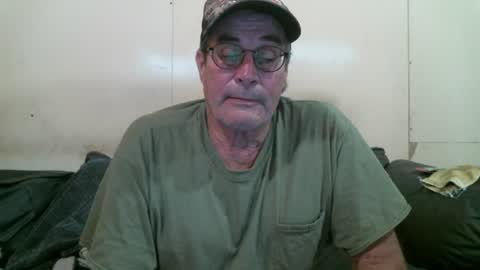 Snapshot of wbfarm chatting on 06-12-26, 02:43 WB Farm online show from 06-12-26, 02:43