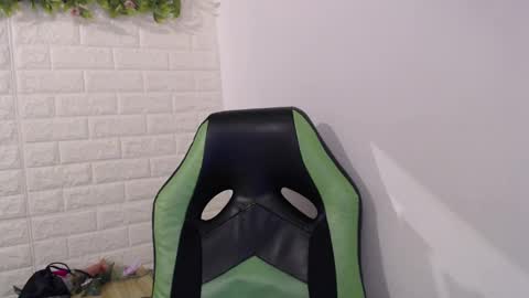 Trixie 3 online show from 03-10-25, 06:12