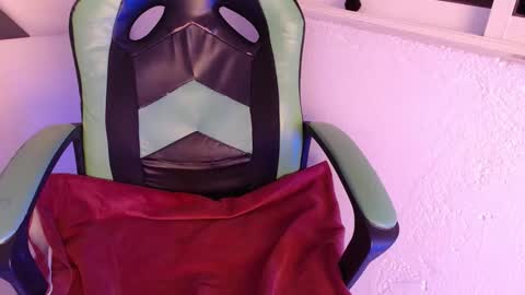 Snapshot of we_n_you chatting on 10-31-25, 03:02 Trixie 3 online show from 10-31-25, 03:02