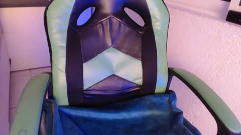 Snapshot of we_n_you chatting on 11-16-25, 01:06 Trixie 3 online show from 11-16-25, 01:06