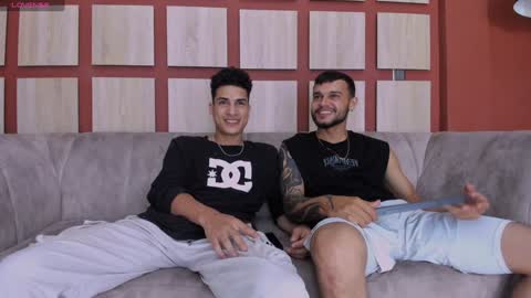 Jhonny Dick  his neighbors. online show from 12-04-24, 01:36