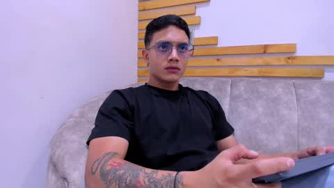 Jhonny Dick  his neighbors. online show from 09-18-25, 08:22