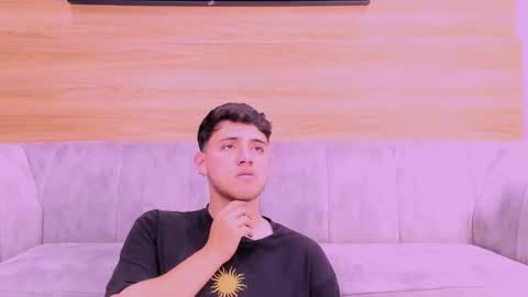 Jhonny Dick  his neighbors. online show from 03-05-26, 01:01