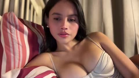 Snapshot of webcammaggie chatting on 10-29-25, 04:42 Maggie online show from 10-29-25, 04:42