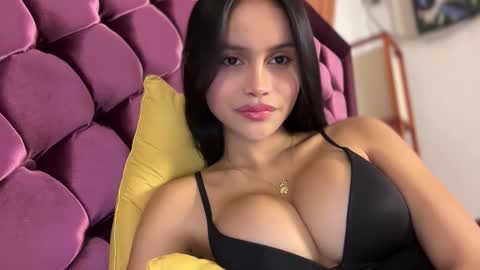 Snapshot of webcammaggie chatting on 04-29-26, 03:27 Maggie online show from 04-29-26, 03:27