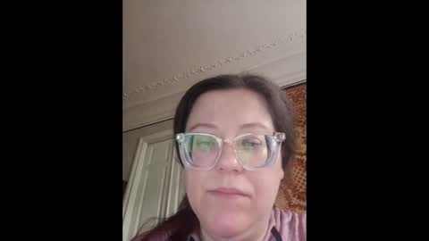 Snapshot of webgirl2 chatting on 04-20-26, 02:09 Marina online show from 04-20-26, 02:09