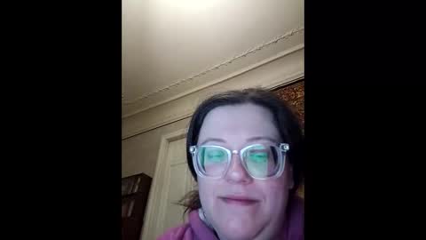 Snapshot of webgirl2 chatting on 04-22-26, 10:33 Marina online show from 04-22-26, 10:33