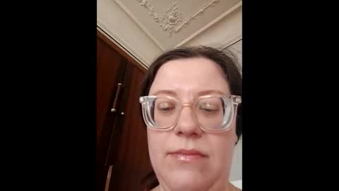 Snapshot of webgirl2 chatting on 04-27-26, 02:04 Marina online show from 04-27-26, 02:04