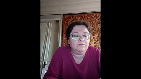 Snapshot of webgirl2 chatting on 05-06-26, 04:01 Marina online show from 05-06-26, 04:01