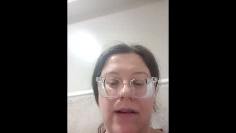 Snapshot of webgirl2 chatting on 05-22-26, 04:34 Marina online show from 05-22-26, 04:34