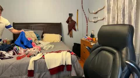 Snapshot of webslingxxxx chatting on 10-17-25, 11:40 webslingxxxx online show from 10-17-25, 11:40