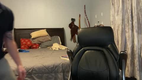 Snapshot of webslingxxxx chatting on 01-12-26, 10:37 webslingxxxx online show from 01-12-26, 10:37