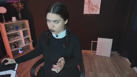 Snapshot of wednesdayfriday chatting on 03-02-25, 09:11 Wednesday Please help me to reach 111 thumbs up online show from 03-02-25, 09:11