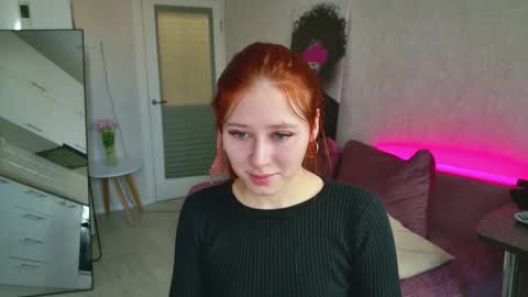 Snapshot of weisser_moon chatting on 02-19-26, 05:25 Weisser moon online show from 02-19-26, 05:25