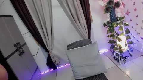 Snapshot of wellcumbabyxx chatting on 10-04-25, 04:49 Hi Im LOVIE Please dont forget to follow and thumbs up me online show from 10-04-25, 04:49