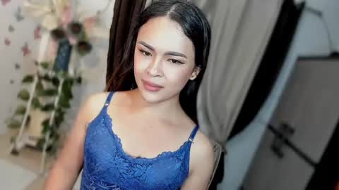 Snapshot of wellcumbabyxx chatting on 06-05-26, 12:06 Hi Im LOVIE Please dont forget to follow and thumbs up me online show from 06-05-26, 12:06