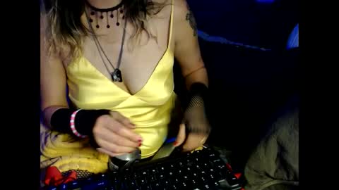 Snapshot of weluvwoman84 chatting on 01-13-25, 09:52 RiZZA and MiKE online show from 01-13-25, 09:52