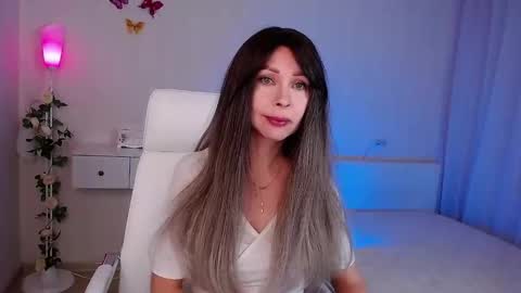 Snapshot of wendifoster chatting on 12-17-25, 06:58 Wendi Foster online show from 12-17-25, 06:58