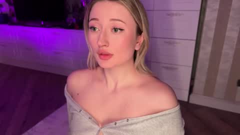 Daisy    online show from 02-03-25, 05:14