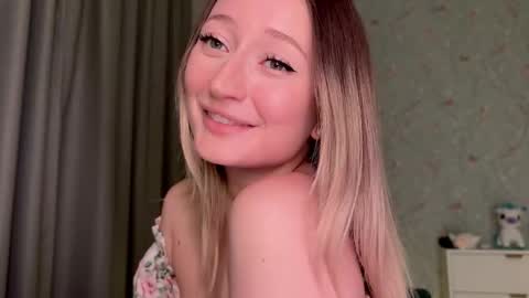 Daisy    online show from 11-12-25, 05:13