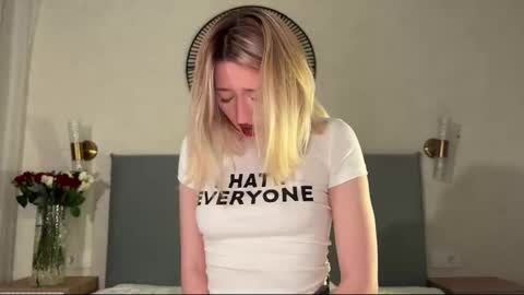 Daisy    online show from 02-14-26, 05:43