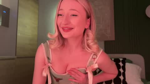 Daisy    online show from 03-23-26, 06:01